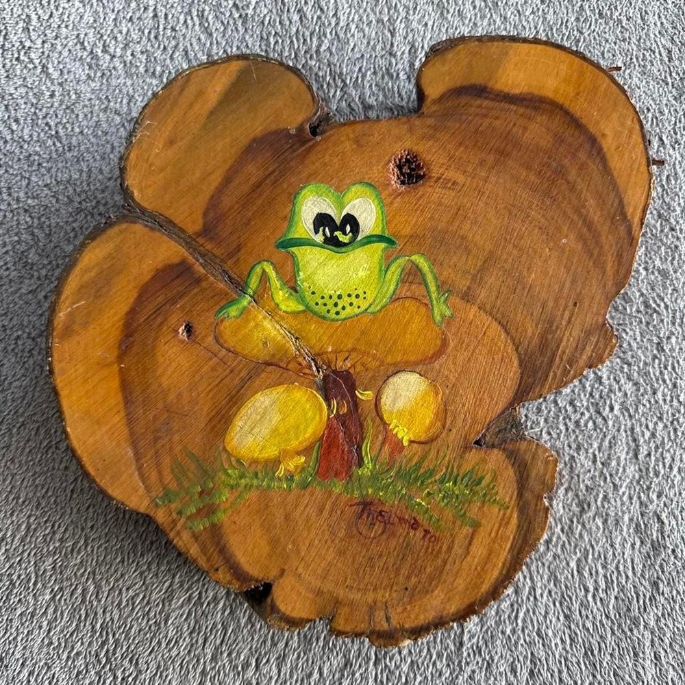 Vintage 1970's hand painted frog wood slice Cottagecore MCM